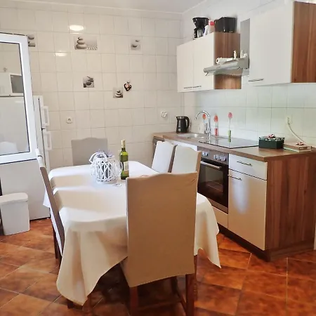 Lika Apartman *