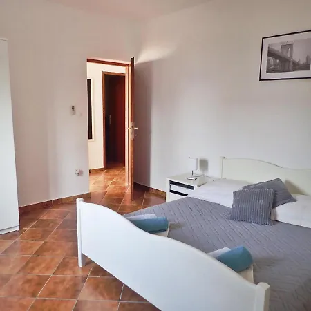 Lika Apartment