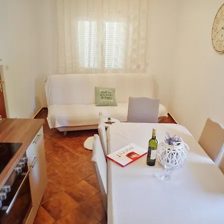 Lika Apartment