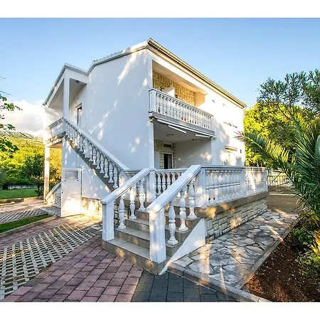 Apartman Lika *